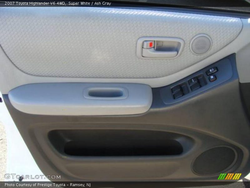 Super White / Ash Gray 2007 Toyota Highlander V6 4WD