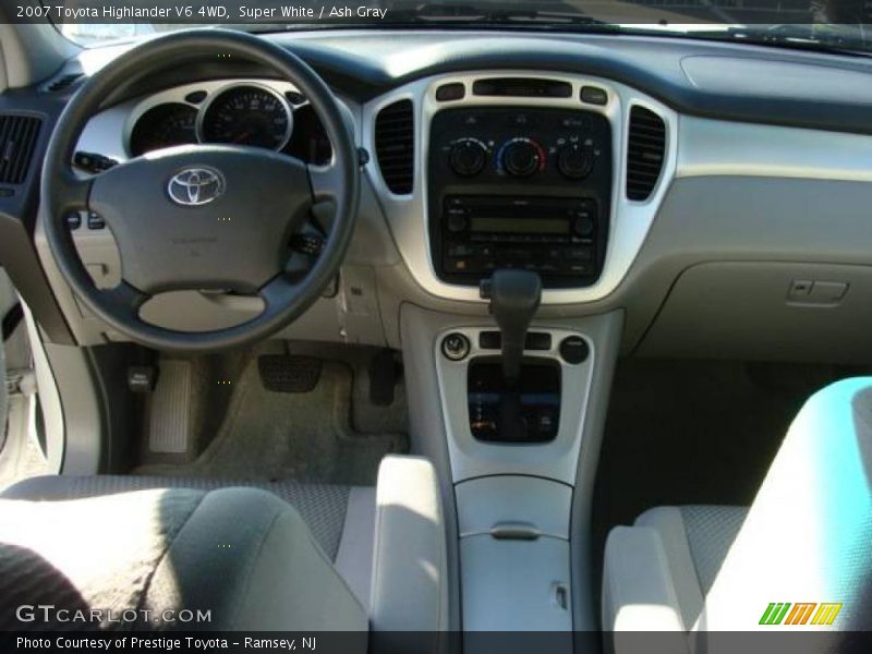 Super White / Ash Gray 2007 Toyota Highlander V6 4WD
