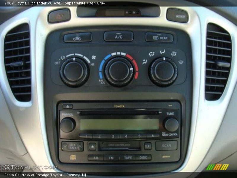 Super White / Ash Gray 2007 Toyota Highlander V6 4WD
