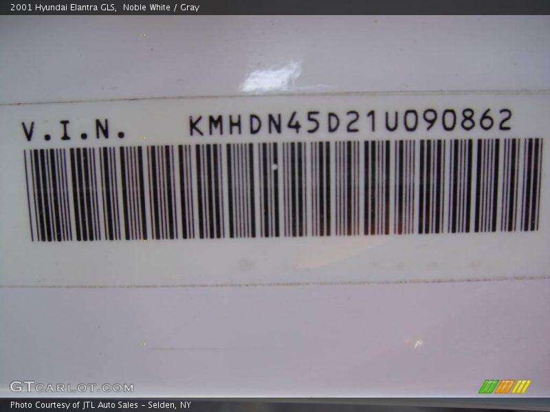 Noble White / Gray 2001 Hyundai Elantra GLS