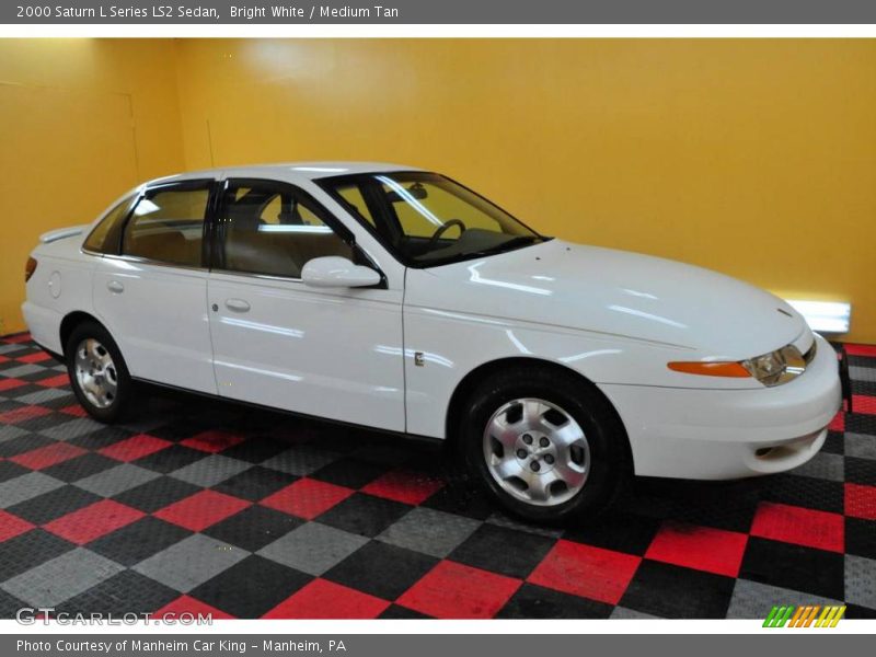 Bright White / Medium Tan 2000 Saturn L Series LS2 Sedan
