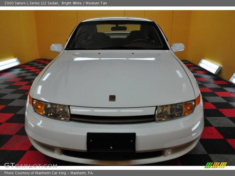 Bright White / Medium Tan 2000 Saturn L Series LS2 Sedan