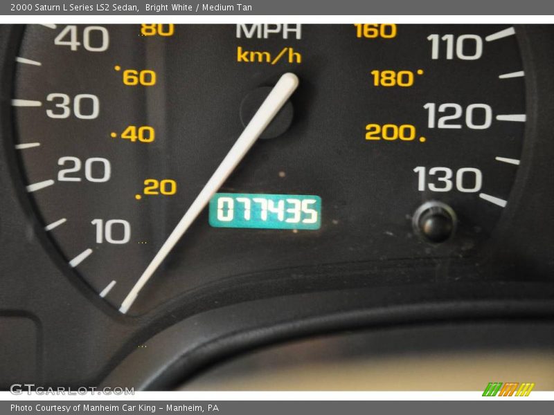 Bright White / Medium Tan 2000 Saturn L Series LS2 Sedan