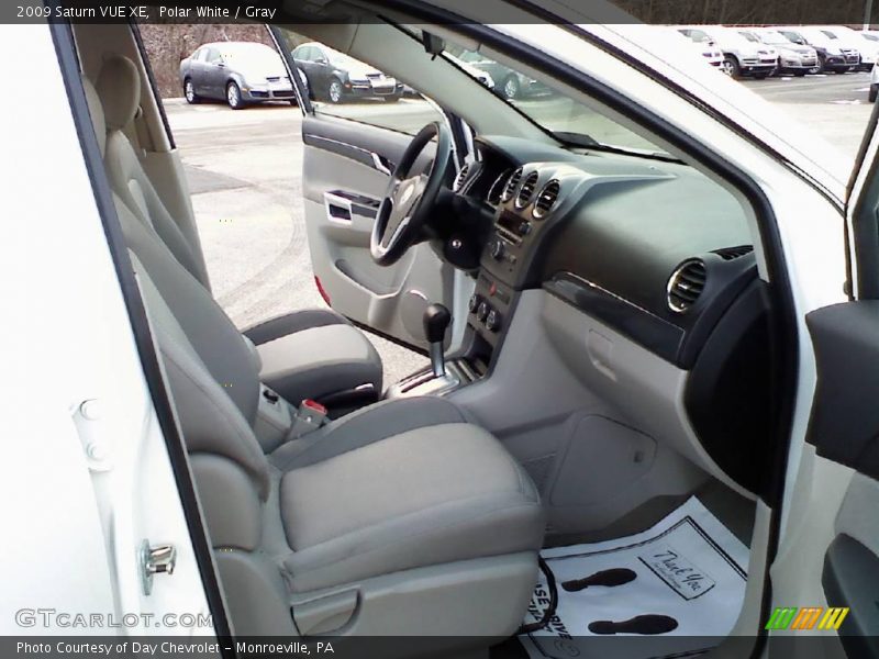 Polar White / Gray 2009 Saturn VUE XE