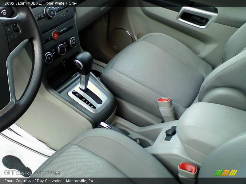 Polar White / Gray 2009 Saturn VUE XE