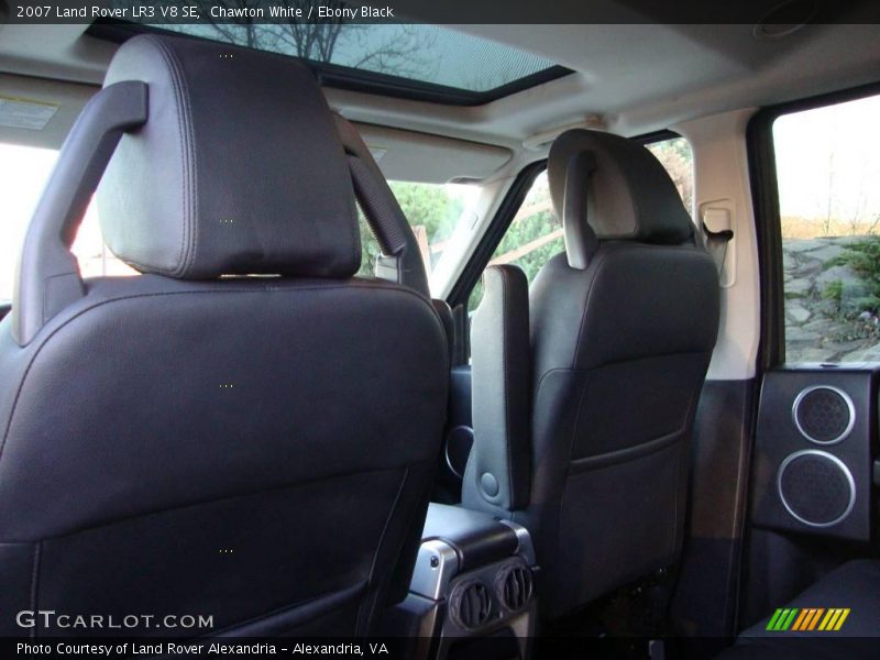 Chawton White / Ebony Black 2007 Land Rover LR3 V8 SE