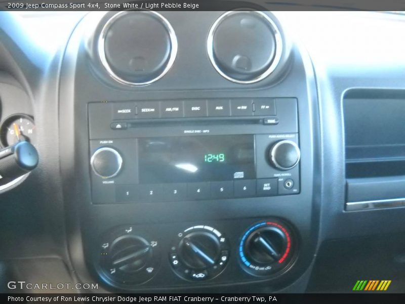 Stone White / Light Pebble Beige 2009 Jeep Compass Sport 4x4