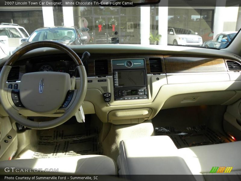 White Chocolate Tri-Coat / Light Camel 2007 Lincoln Town Car Designer