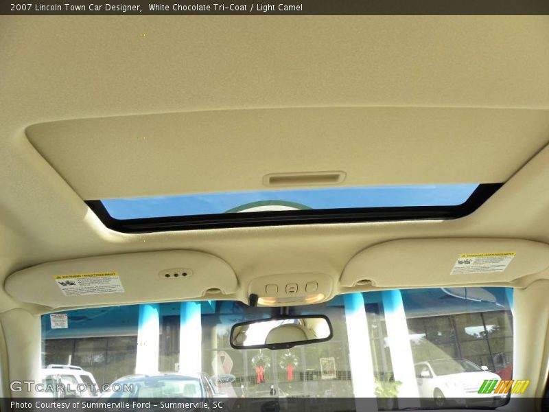 White Chocolate Tri-Coat / Light Camel 2007 Lincoln Town Car Designer