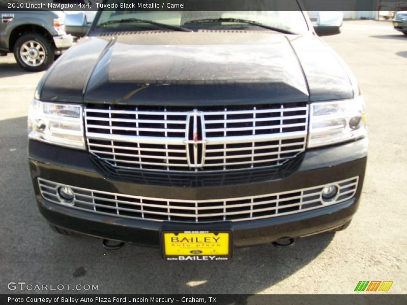 Tuxedo Black Metallic / Camel 2010 Lincoln Navigator 4x4