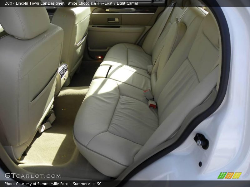 White Chocolate Tri-Coat / Light Camel 2007 Lincoln Town Car Designer