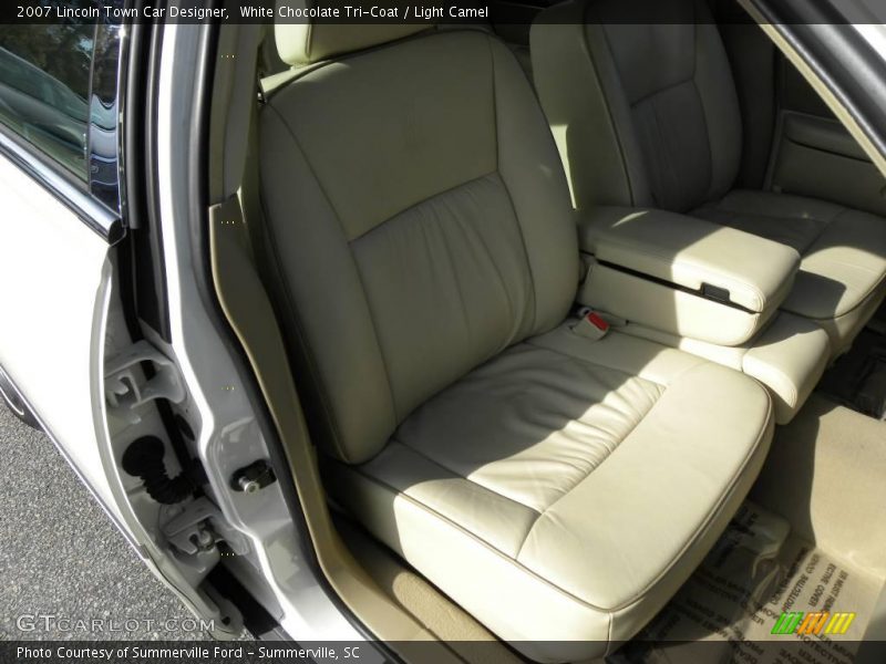 White Chocolate Tri-Coat / Light Camel 2007 Lincoln Town Car Designer