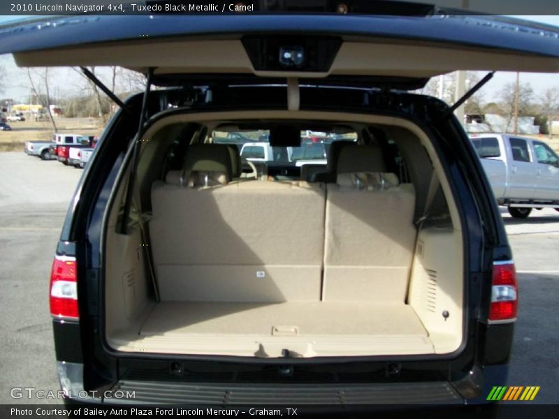 Tuxedo Black Metallic / Camel 2010 Lincoln Navigator 4x4