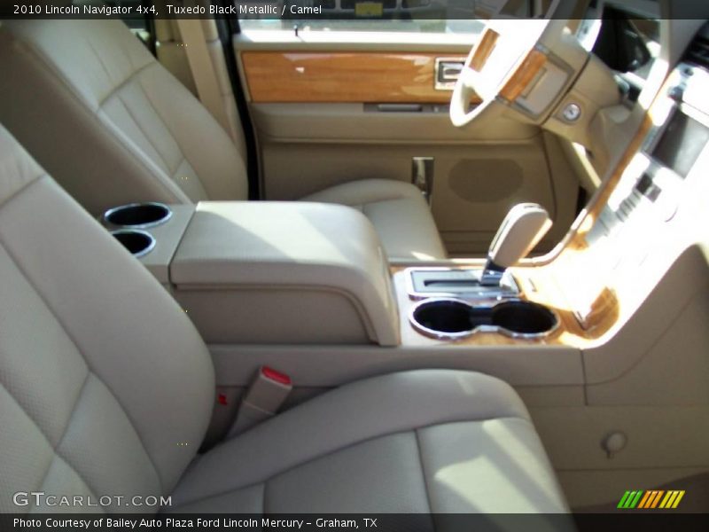Tuxedo Black Metallic / Camel 2010 Lincoln Navigator 4x4