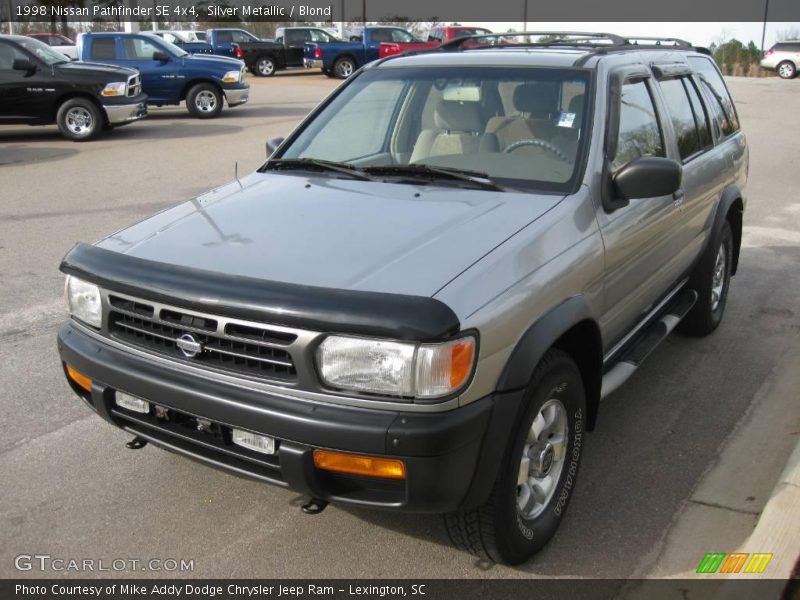 Silver Metallic / Blond 1998 Nissan Pathfinder SE 4x4