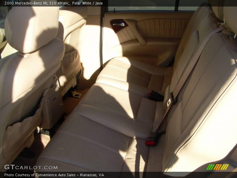 Polar White / Java 2000 Mercedes-Benz ML 320 4Matic