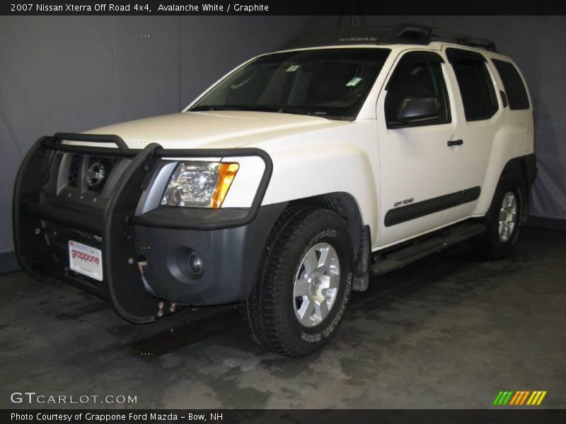 Avalanche White / Graphite 2007 Nissan Xterra Off Road 4x4
