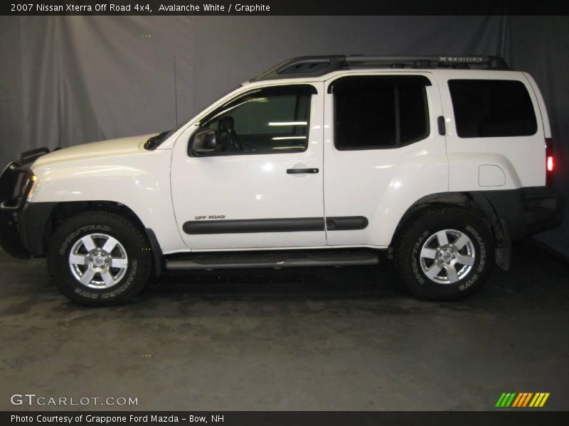 Avalanche White / Graphite 2007 Nissan Xterra Off Road 4x4