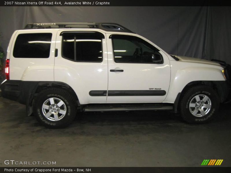 Avalanche White / Graphite 2007 Nissan Xterra Off Road 4x4