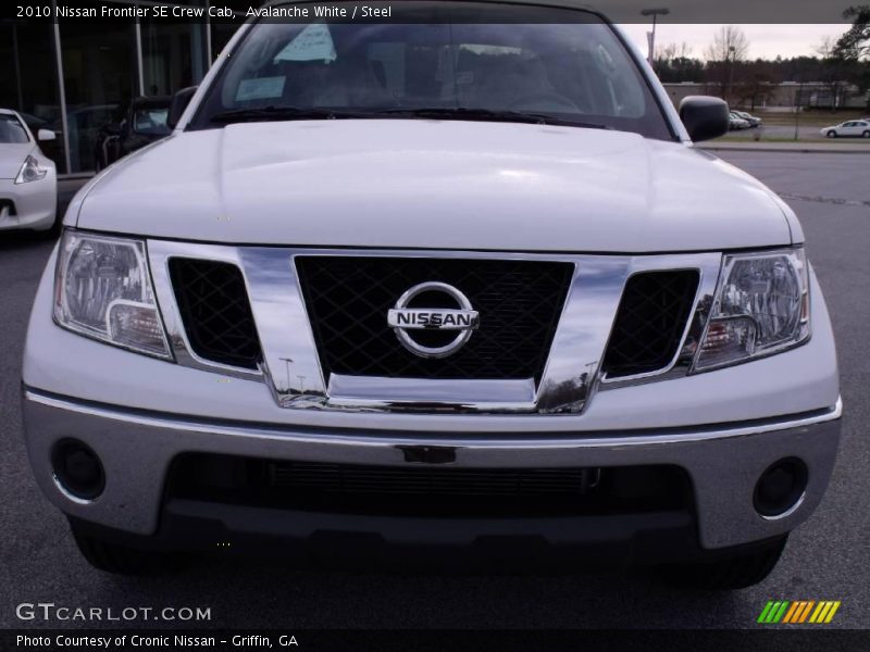 Avalanche White / Steel 2010 Nissan Frontier SE Crew Cab