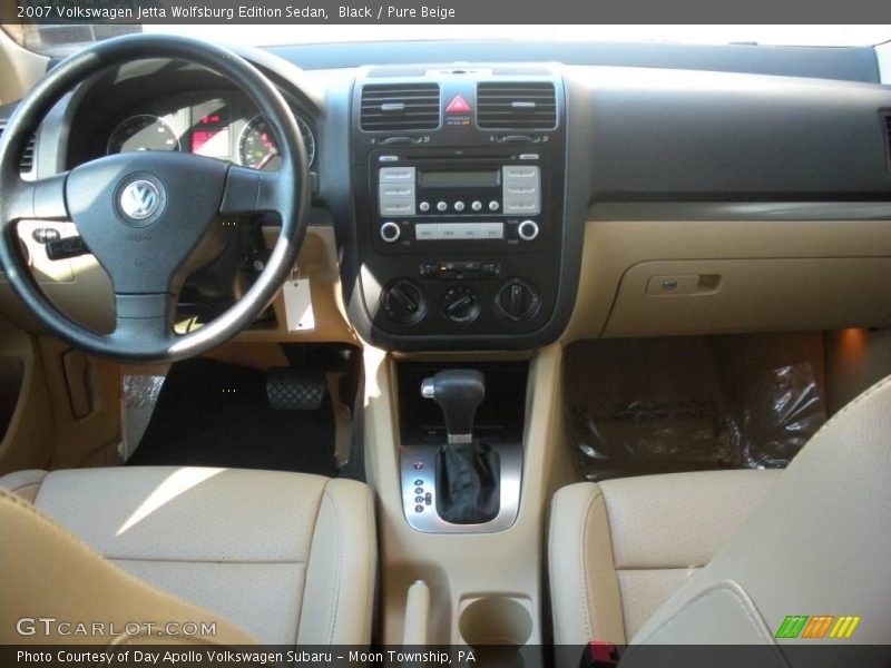 Black / Pure Beige 2007 Volkswagen Jetta Wolfsburg Edition Sedan