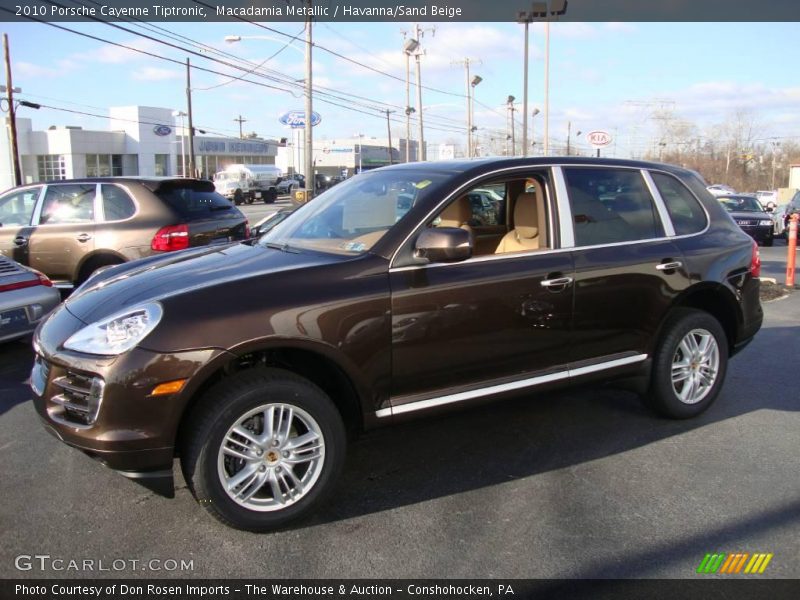 Macadamia Metallic / Havanna/Sand Beige 2010 Porsche Cayenne Tiptronic