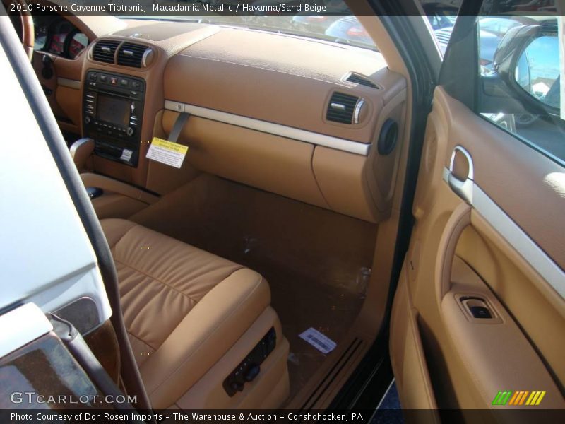 Macadamia Metallic / Havanna/Sand Beige 2010 Porsche Cayenne Tiptronic