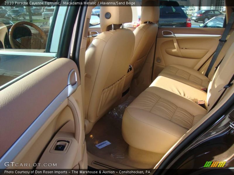 Macadamia Metallic / Havanna/Sand Beige 2010 Porsche Cayenne Tiptronic