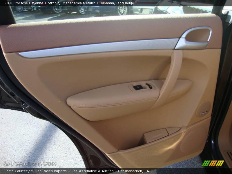 Macadamia Metallic / Havanna/Sand Beige 2010 Porsche Cayenne Tiptronic