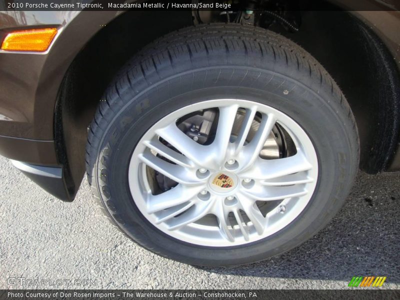 Macadamia Metallic / Havanna/Sand Beige 2010 Porsche Cayenne Tiptronic