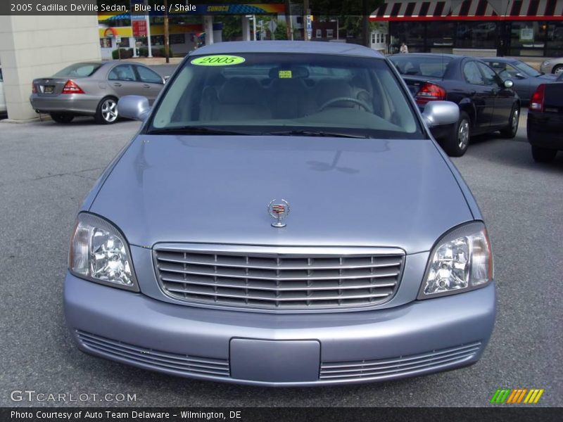Blue Ice / Shale 2005 Cadillac DeVille Sedan