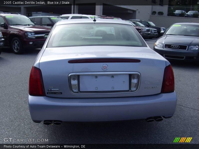 Blue Ice / Shale 2005 Cadillac DeVille Sedan
