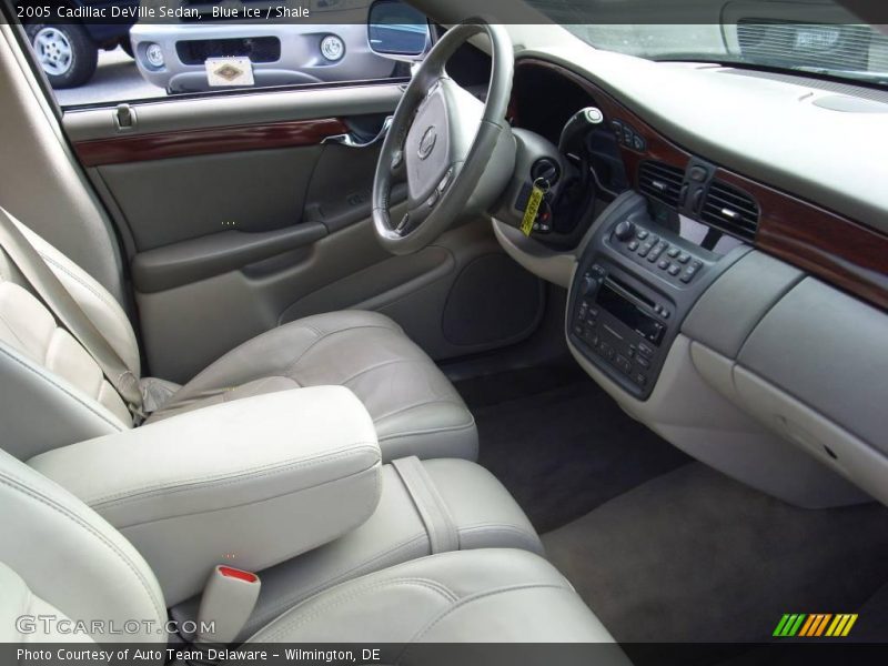 Blue Ice / Shale 2005 Cadillac DeVille Sedan