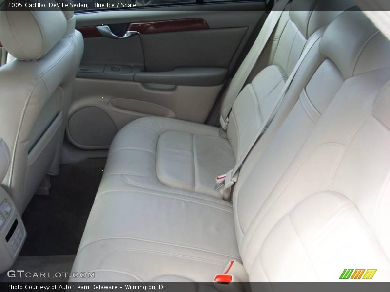 Blue Ice / Shale 2005 Cadillac DeVille Sedan