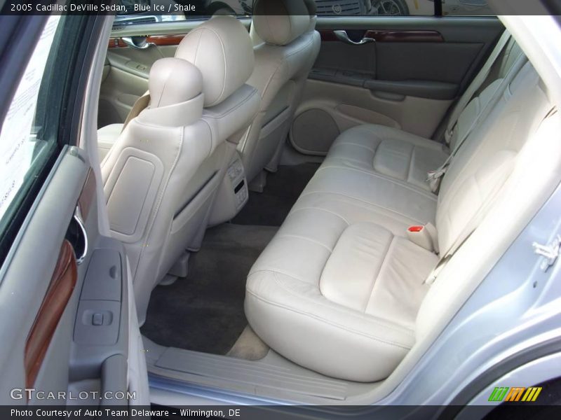 Blue Ice / Shale 2005 Cadillac DeVille Sedan
