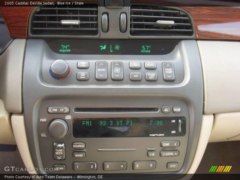 Blue Ice / Shale 2005 Cadillac DeVille Sedan