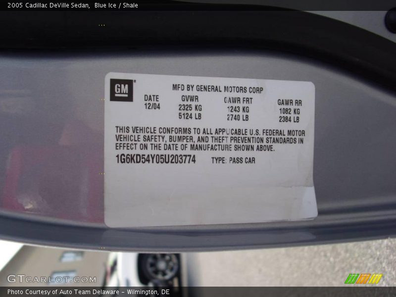 Blue Ice / Shale 2005 Cadillac DeVille Sedan