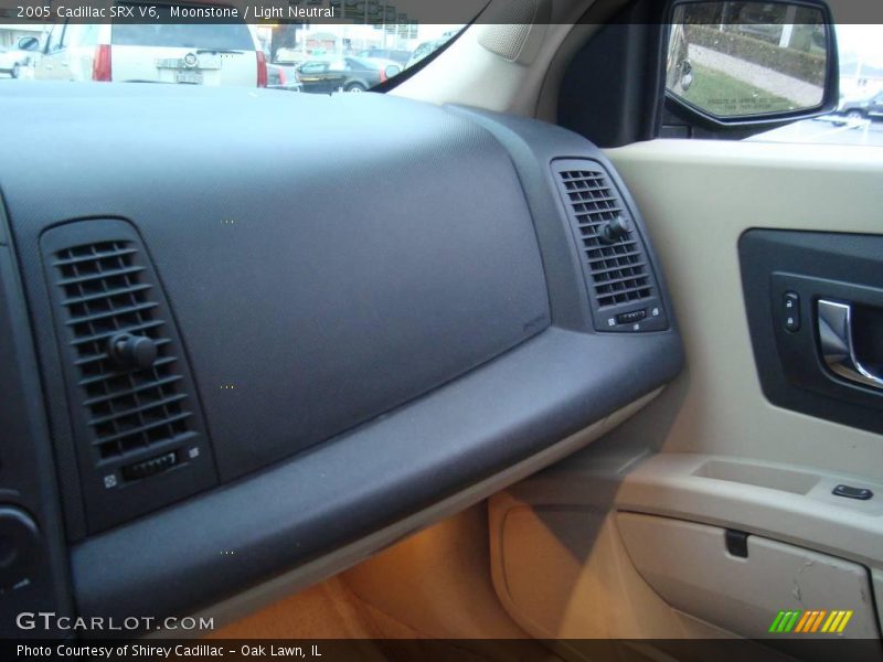 Moonstone / Light Neutral 2005 Cadillac SRX V6