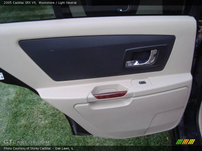 Moonstone / Light Neutral 2005 Cadillac SRX V6