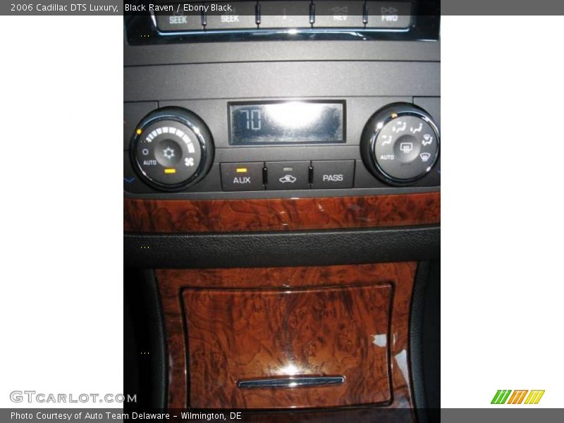 Black Raven / Ebony Black 2006 Cadillac DTS Luxury
