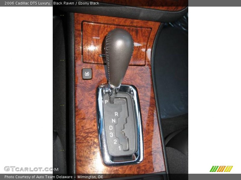 Black Raven / Ebony Black 2006 Cadillac DTS Luxury
