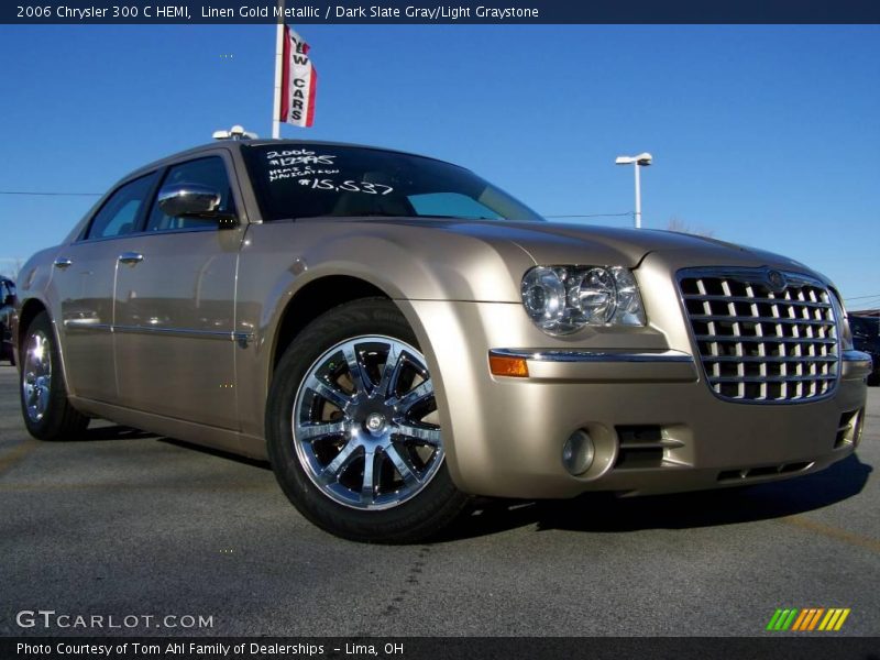 Linen Gold Metallic / Dark Slate Gray/Light Graystone 2006 Chrysler 300 C HEMI