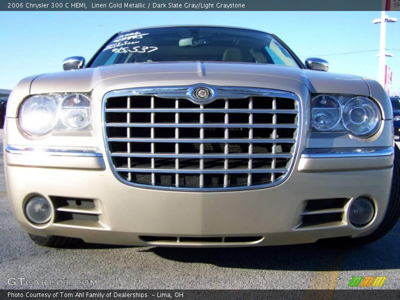 Linen Gold Metallic / Dark Slate Gray/Light Graystone 2006 Chrysler 300 C HEMI