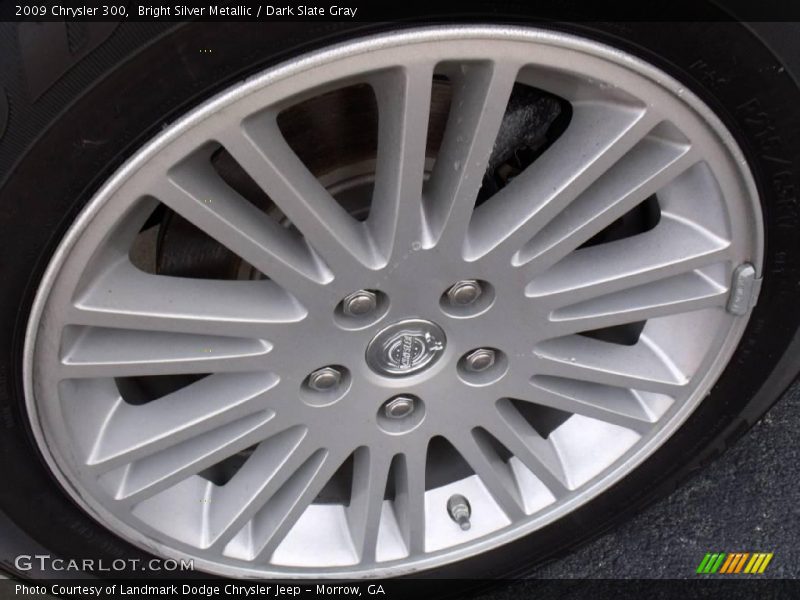 Bright Silver Metallic / Dark Slate Gray 2009 Chrysler 300