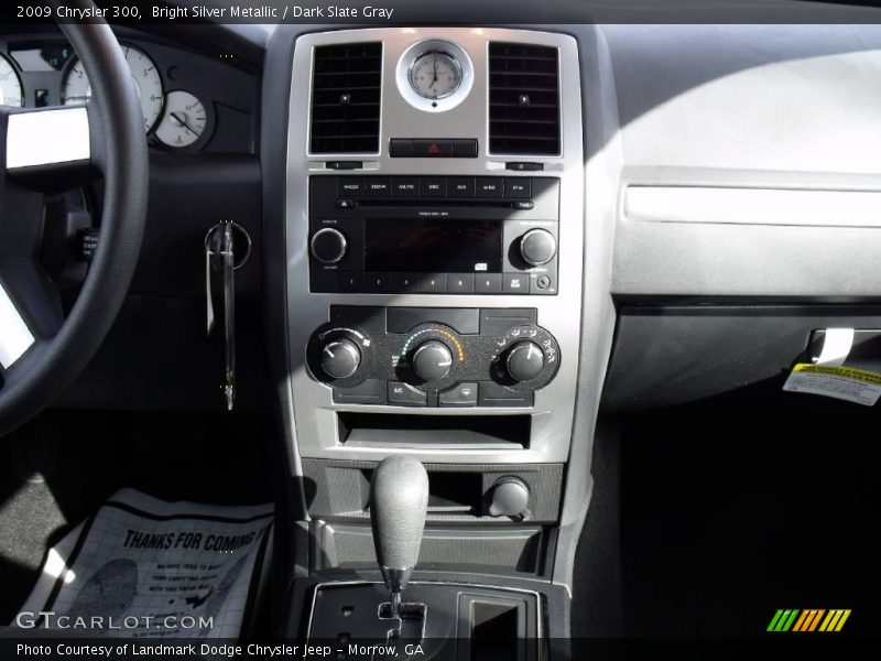Bright Silver Metallic / Dark Slate Gray 2009 Chrysler 300