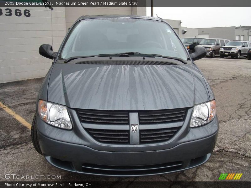Magnesium Green Pearl / Medium Slate Gray 2005 Dodge Caravan SXT