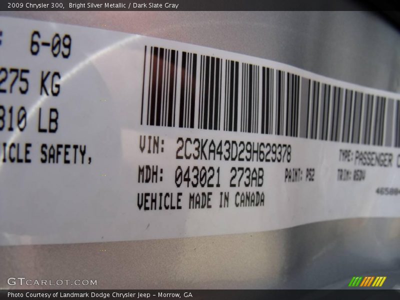 Bright Silver Metallic / Dark Slate Gray 2009 Chrysler 300