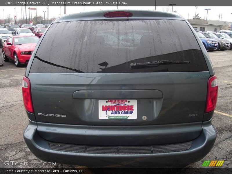 Magnesium Green Pearl / Medium Slate Gray 2005 Dodge Caravan SXT