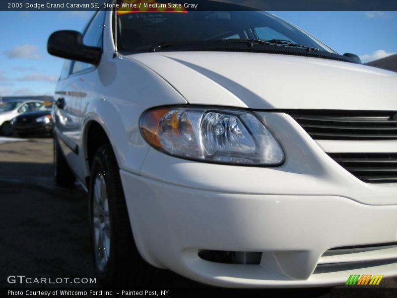 Stone White / Medium Slate Gray 2005 Dodge Grand Caravan SE