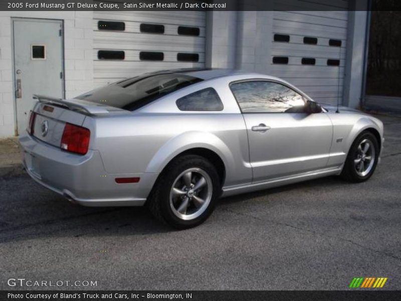 Satin Silver Metallic / Dark Charcoal 2005 Ford Mustang GT Deluxe Coupe